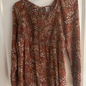 Sonoma maternity top size medium